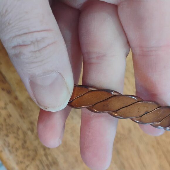 Copper colored bracelet - Picture 4 of 4
